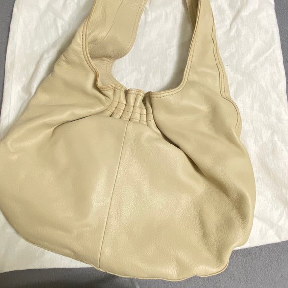 MARC JACOBS Caramel Leather STUDDED FLOWER APPLIQUE Med Hobo Sling Purse Bag - Picture 3 of 3